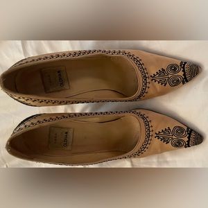 Vintage satin embroidered high heel pointy pumps. They are used, need tip, clean